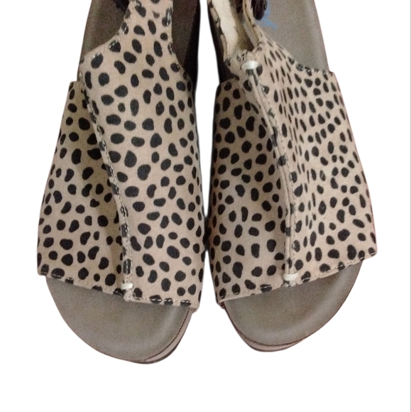 Axxiom Cheetah Print Cushioned Wedge Sandals Black and Tan Sling Back Sandals 8M - Picture 3 of 11